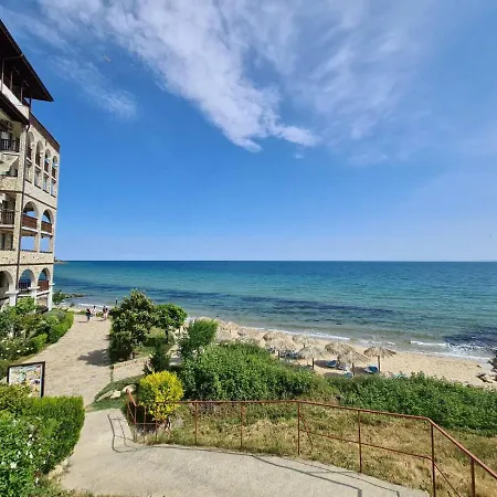 с фронтална гледка море شقة سفيتي فلاس